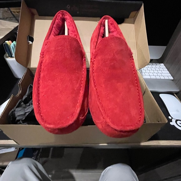 S*O*L*D  Ugg Ascot Samba Red - Picture 2 of 7